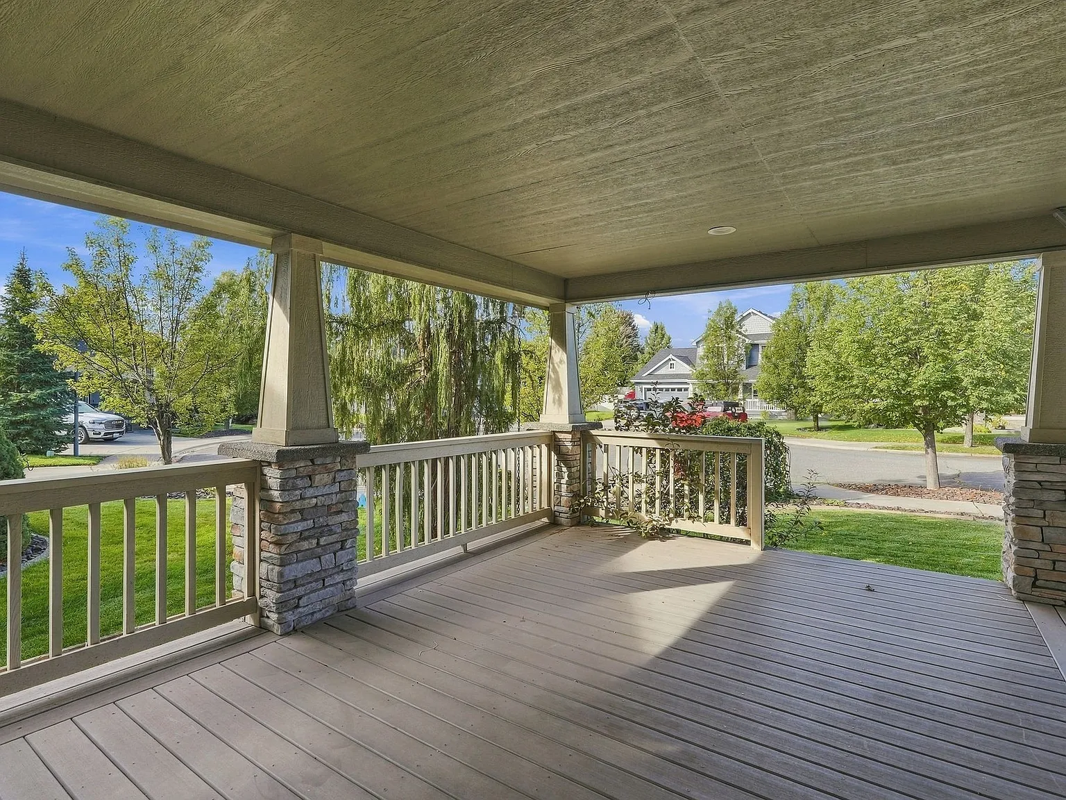 4 bed, 3.5 bath, 2691 sqft, $3,400 — Photo 2