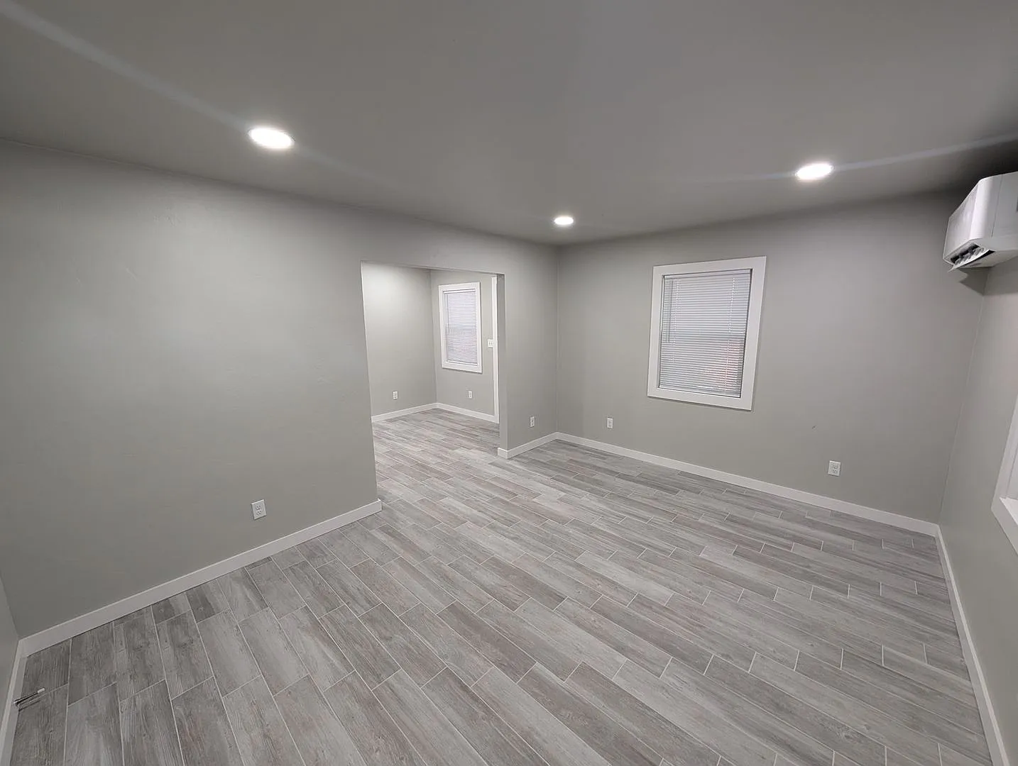 Remodeled luxury 1 bedroom, 1 bath house in Edmond, OK with stainless steel appliances — Photo 4