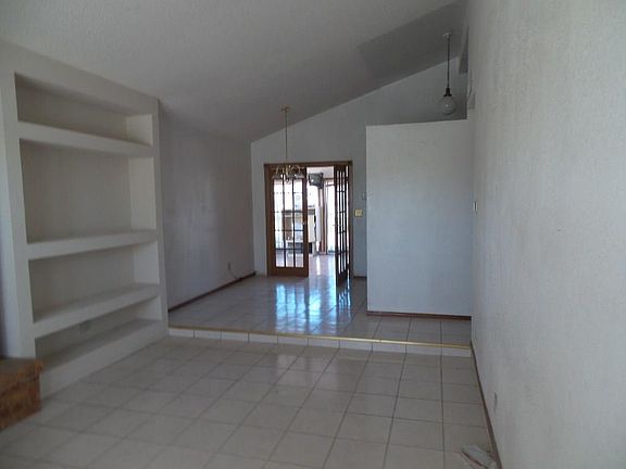 2nd image of 1933 Estrada Dr