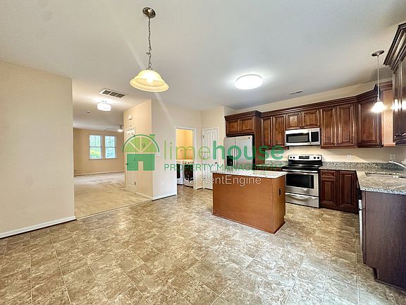 4th image of 132 Filbert St
