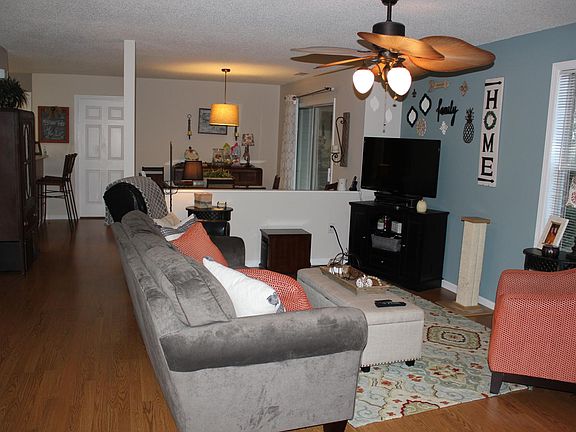 2nd image of 1120 Turtle Creek Dr APT B