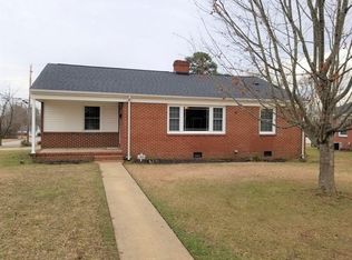 1300 Charlotte St, Roanoke Rapids, NC 27870