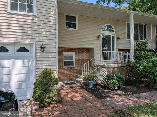 413 Jennifer Dr, New Cumberland, PA 17070