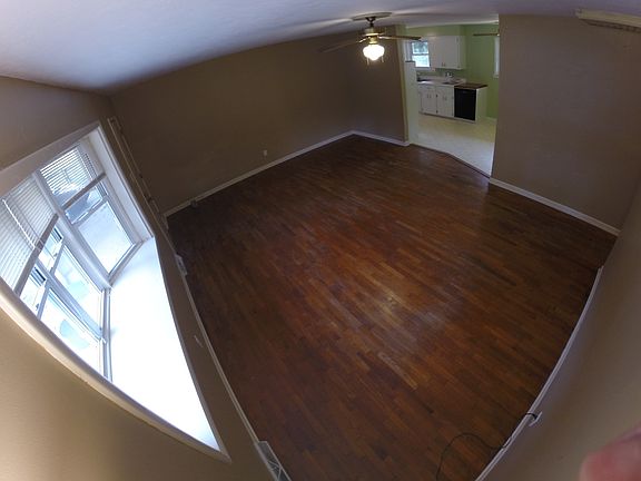 5th image of 1003 W Willow St