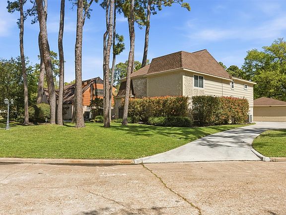 3rd image of 17010 Hillswind Cir