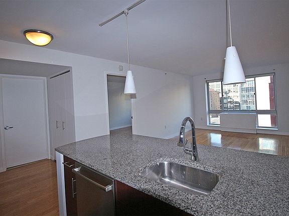 4th image of 555 W 23rd St APT N5k