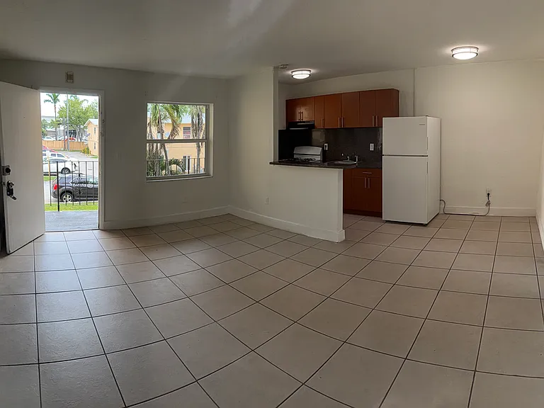 3855 SW 79th Ave #26 — Photo 2