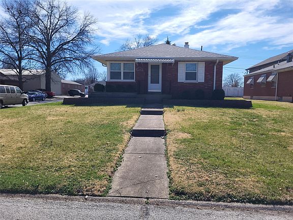 3rd image of 3944 E Dallas Ct