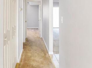 22026 Oxford Ct APT 8C, Lexington Park, MD 20653