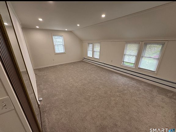2nd image of 1787 Stratfield Rd #2