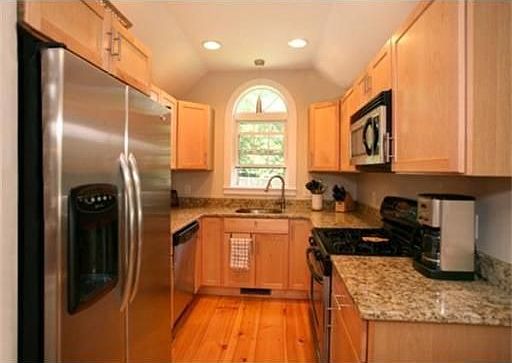 3rd image of 19 Smith St