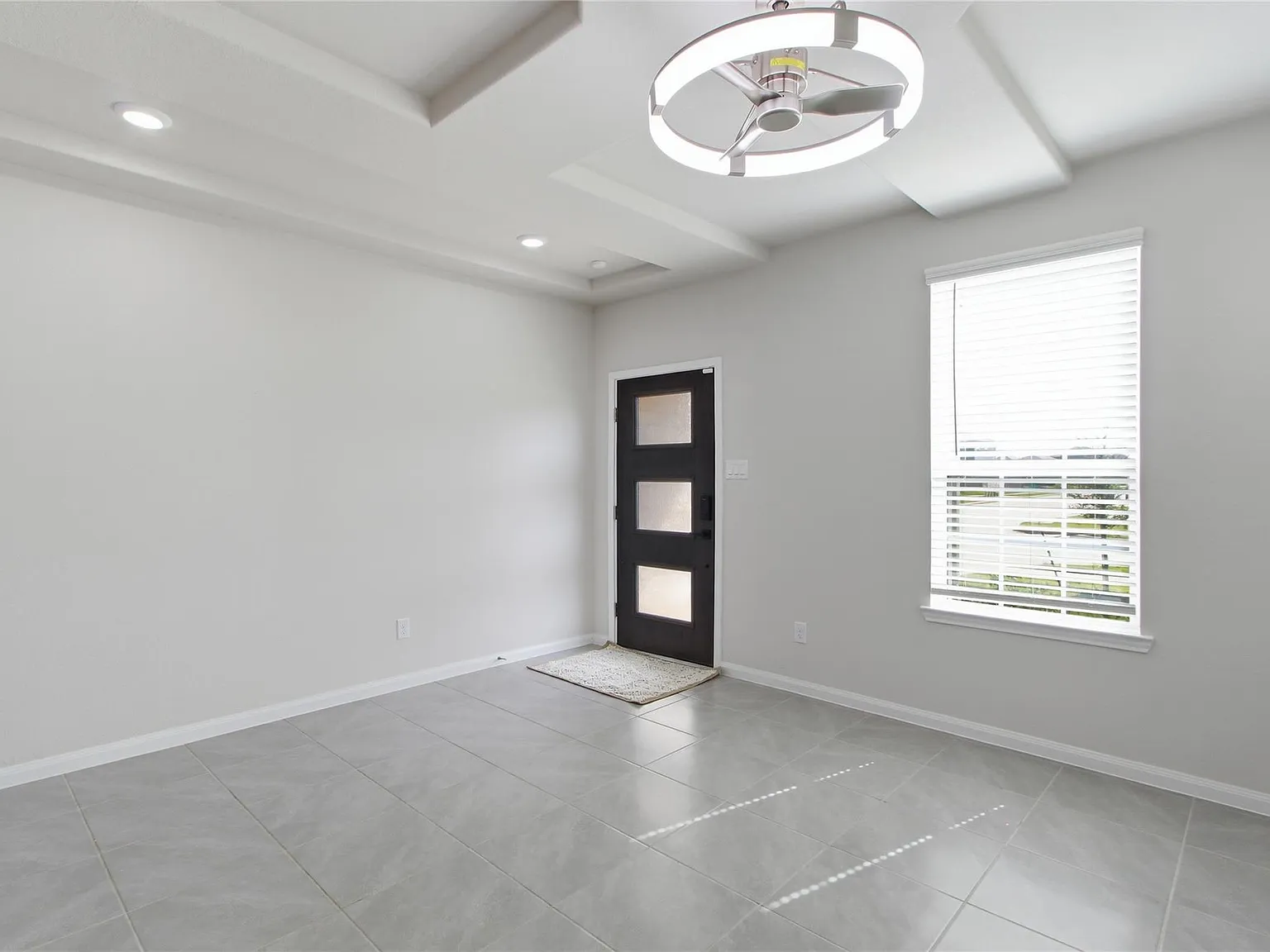 4 bed, 3.5 bath, 2858 sqft, $2,950 — Photo 3