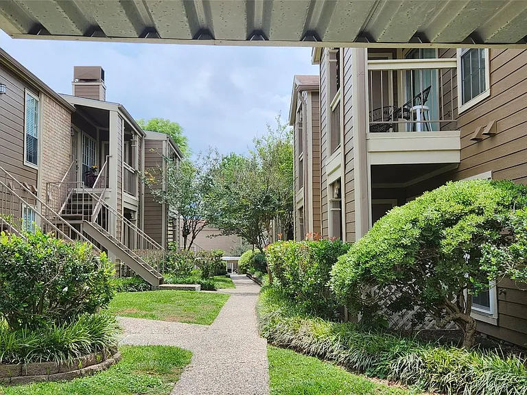 1860 White Oak Dr #217 — Photo 19