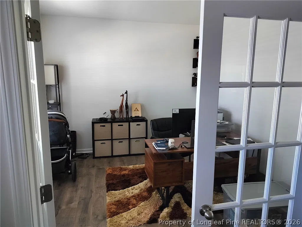 5 bed, 3.0 bath, 2511 sqft, $2,400 — Photo 2