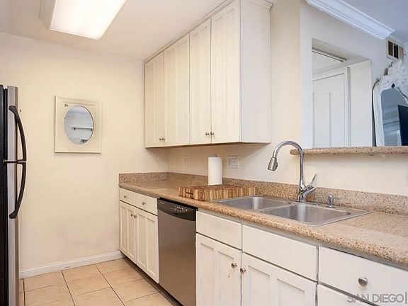 5th image of 180 Chambers St Unit 4
