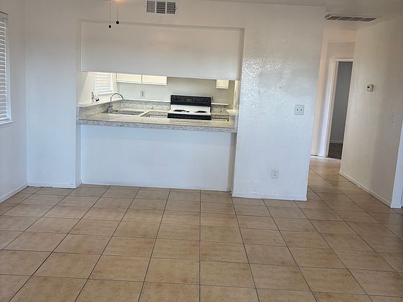 3rd image of 3314 W Shields Ave APT 101