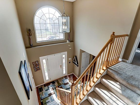 2nd image of 530 Honey Locust Ct