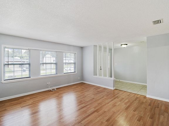 4th image of 5344 Playa Way