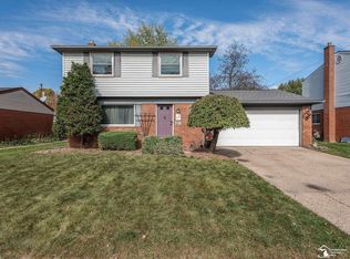 22020 Bernard St, Taylor, MI 48180