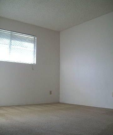 5th image of 1133 S Farmer Ave APT A