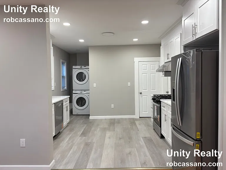 186A Sheridan Ave — Photo 2