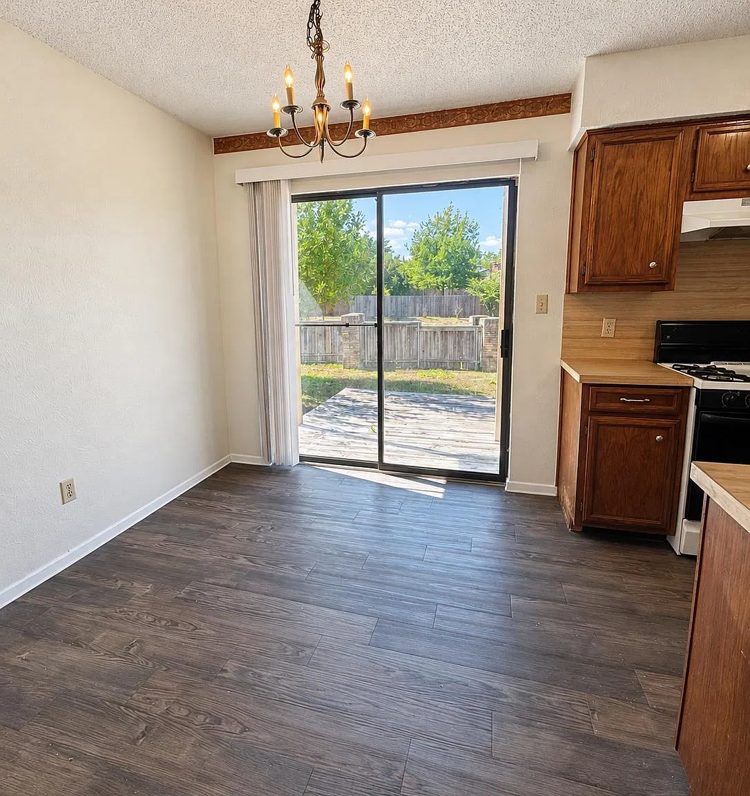 2 bed, 1.5 bath, 1032 sqft, $1,475 — Photo 4