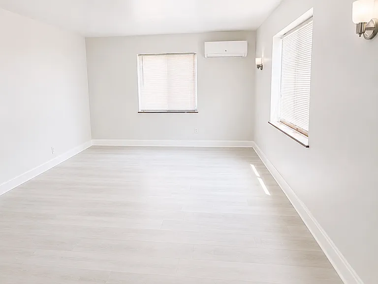 7167 Reading Rd #2 — Photo 4