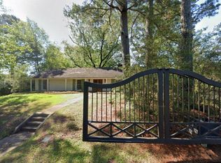 2205 Lake Cir, Jackson, MS 39211