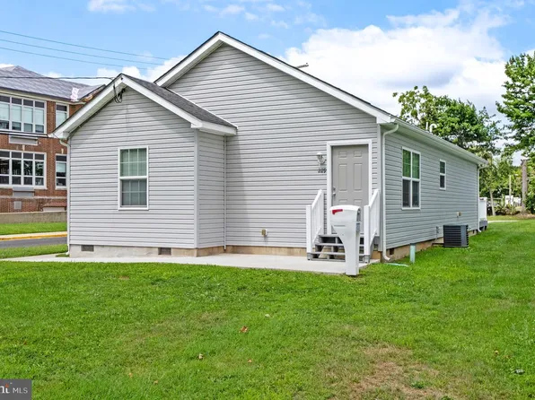 229 Church St, Williamstown, NJ 08094