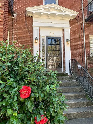 1215 Virginia Ave NE Photo 1