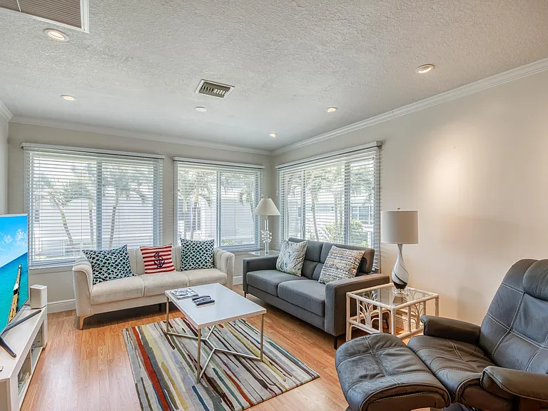 1501 NE Ocean Blvd #8 — Photo 10