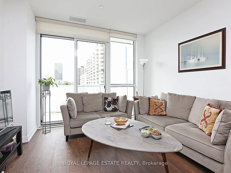 101 Erskine Ave #510 — Photo 11