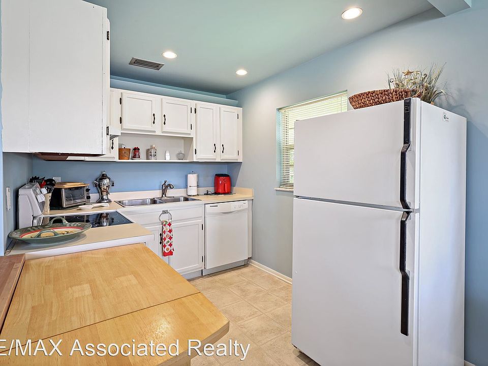 1st image of 65 Woodland Dr APT 205
