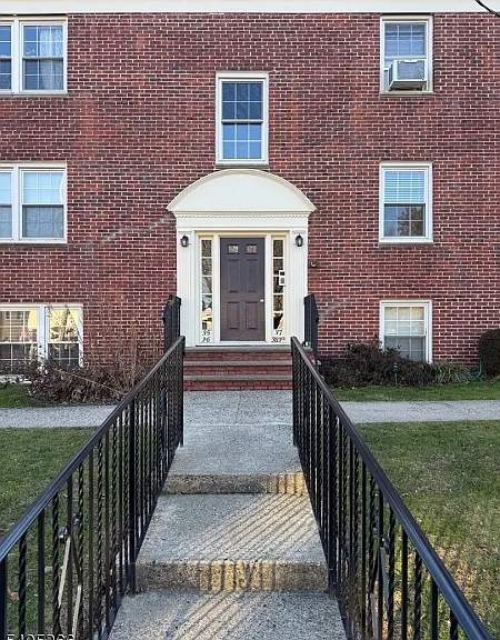 390 Morris Ave #35 — Photo 12
