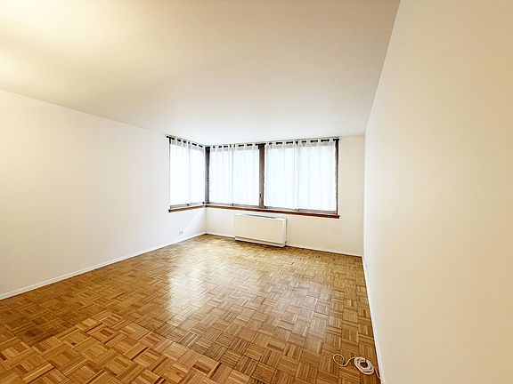 5th image of 235 E 40th St APT 12E