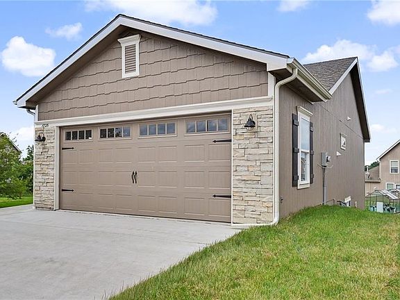 4th image of 1725 Elderberry Ln