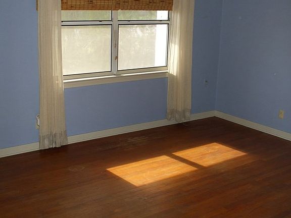 2nd image of 2226 4th St