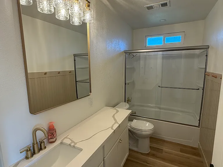 2208 Bell Ave — Photo 8