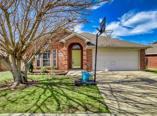 6006 Garden View Dr, Arlington, TX 76018