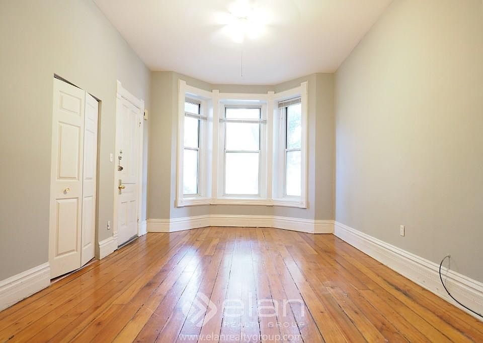 1st image of 2138 N Sheffield Ave Frnt 1F