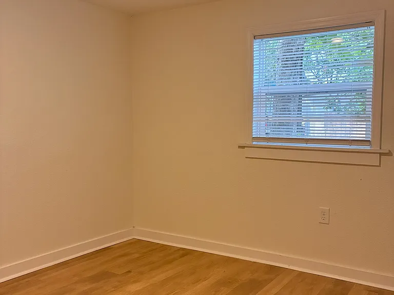 844 Tyler St #1 — Photo 5