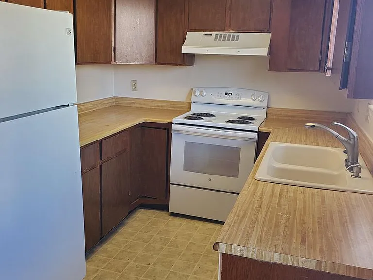 2920 Dawn Dr #2 — Photo 4