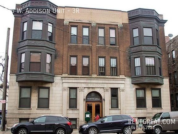 3rd image of 815 W Addison St APT 3R