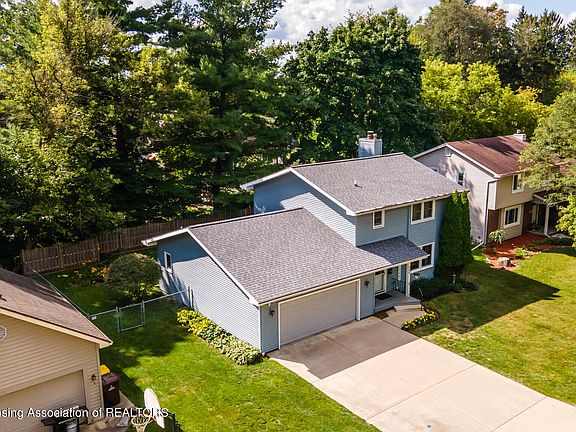 5th image of 428 S Circle Dr