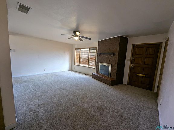 4th image of 208 W Christopher Dr