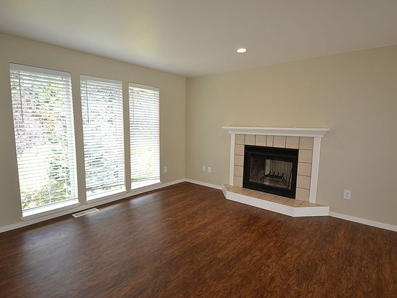 5th image of 3240 30th St SE