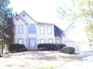 110 Lochland Cir, Roswell, GA 30075