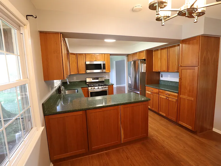 15 Hamilton Ln — Photo 9