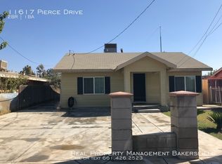 11617 Pierce Dr, Lamont, CA 93241