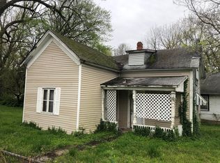 1372 E Pacific St, Springfield, MO 65803